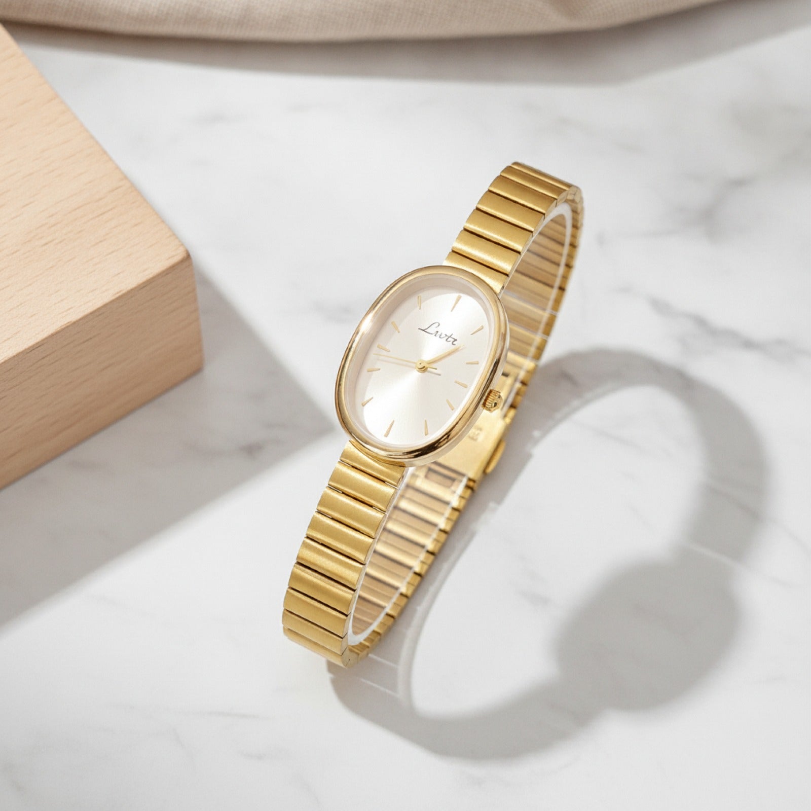 Montre Femme - Bracelet Doré, Élégante - Quartz