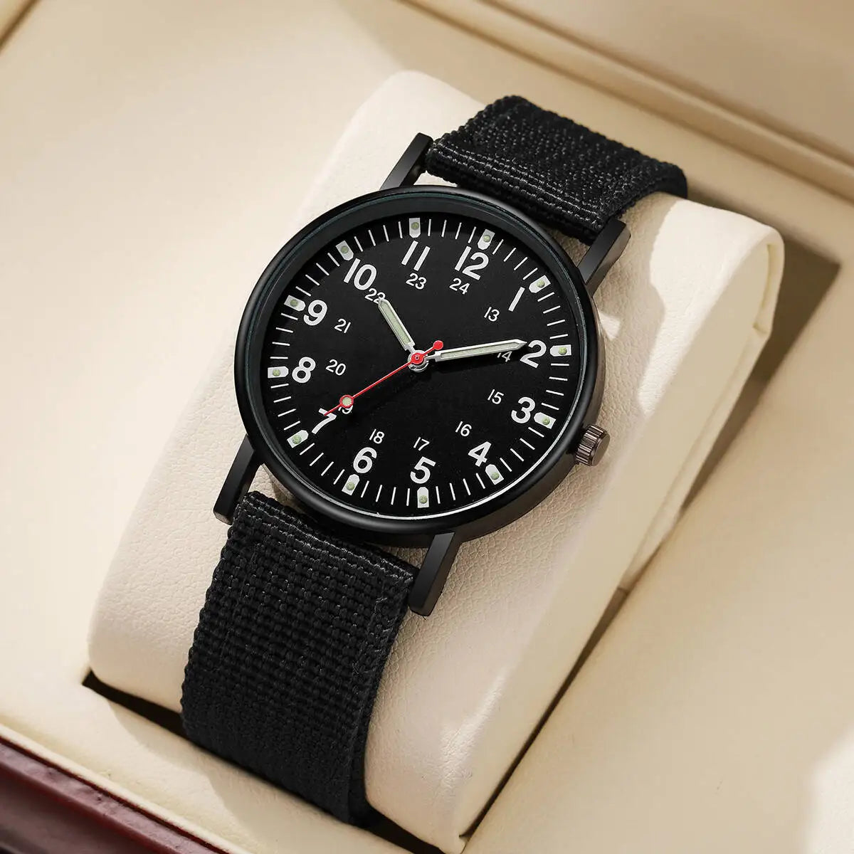 Montre Homme à Bracelet Nylon – Légèreté et Style au Quotidien