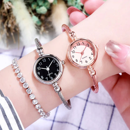 Montre Femme Petit Cadran – Le Charme d’un Bracelet Bijou