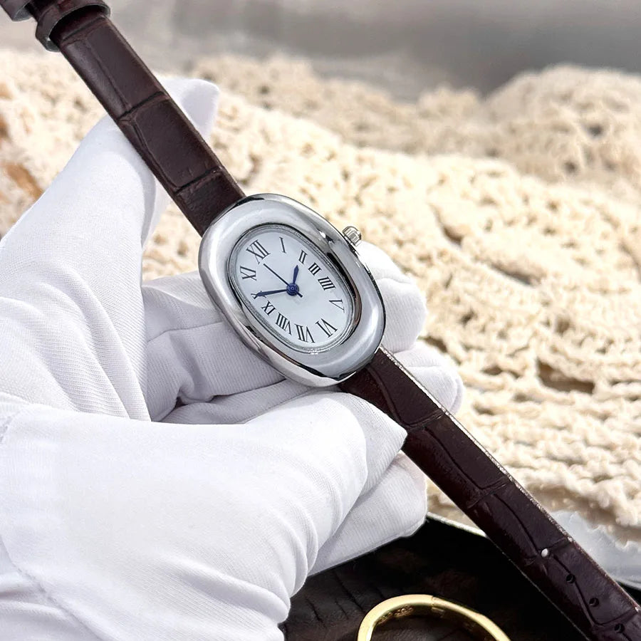 Montre femme ovale vintage bracelet cuir – vue 11