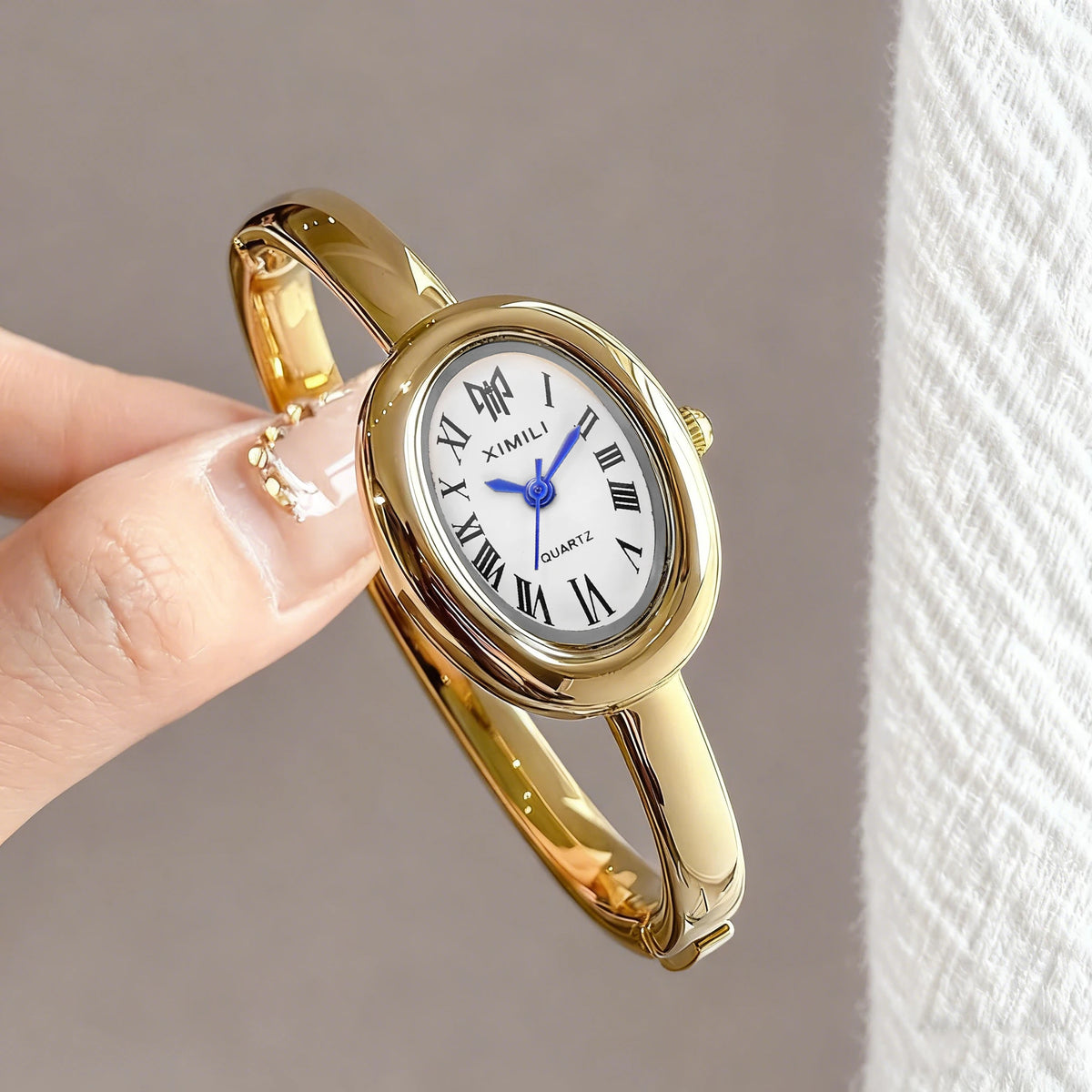 Montre Femme Ovale – L’Élégance d’un Bracelet Bijou