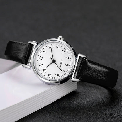 Montre femme minimaliste petit cadran en cuir – vue 15