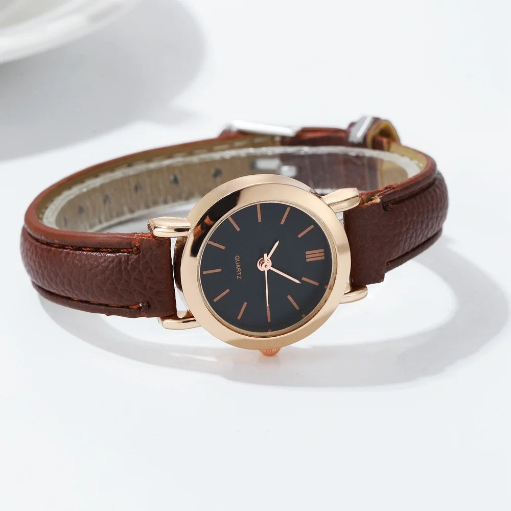 Montre femme petit cadran bracelet marron cadran noir