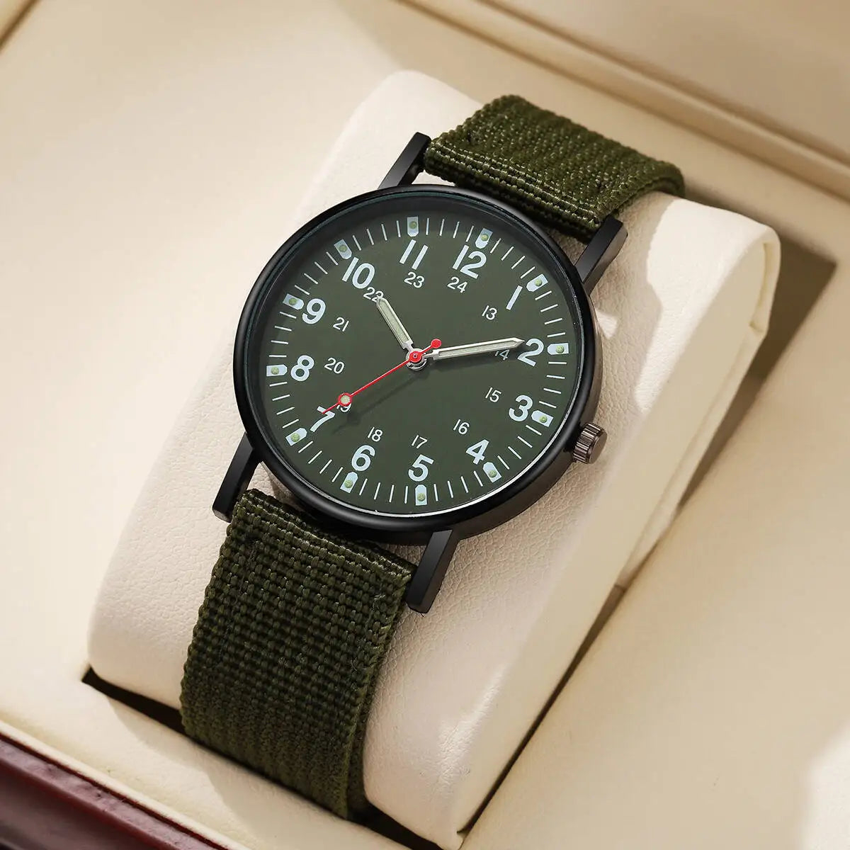 Montre Homme à Bracelet Nylon – Légèreté et Style au Quotidien