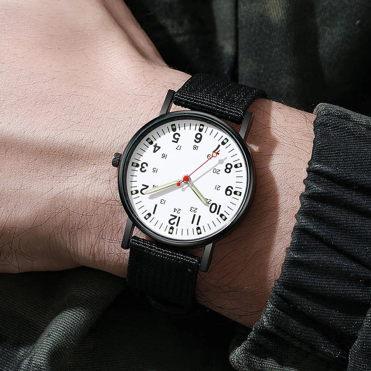 Montre Homme à Bracelet Nylon – Légèreté et Style au Quotidien