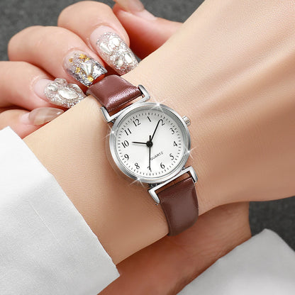 Montre femme minimaliste petit cadran en cuir – vue 7