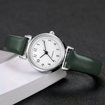 Montre femme minimaliste petit cadran en cuir – vue 5