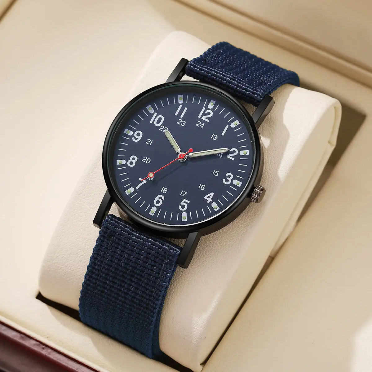 Montre Homme à Bracelet Nylon – Légèreté et Style au Quotidien
