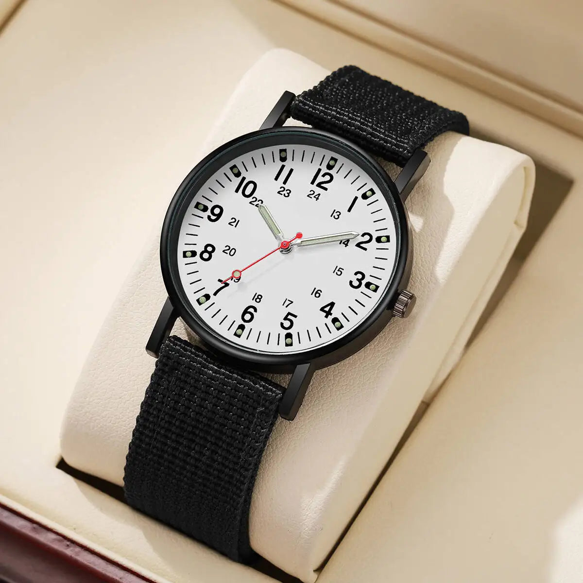 Montre Homme à Bracelet Nylon – Légèreté et Style au Quotidien