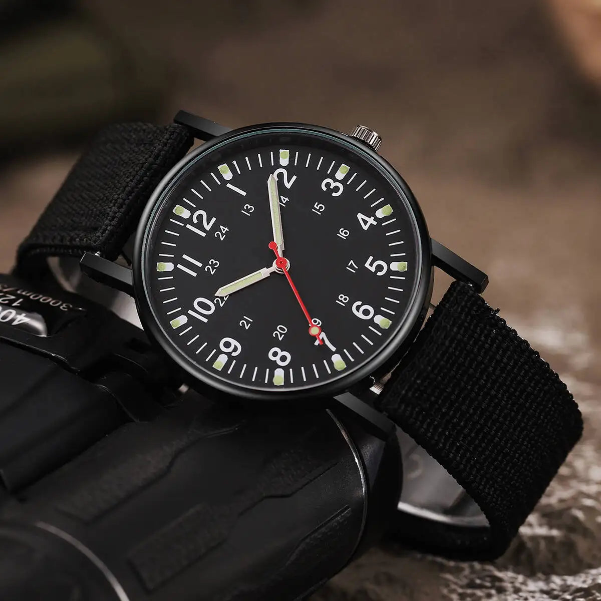Montre Homme à Bracelet Nylon – Légèreté et Style au Quotidien