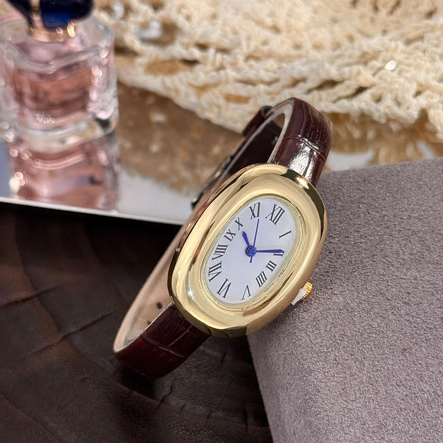 Montre femme ovale vintage bracelet cuir – vue 9