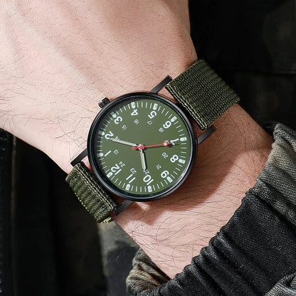 Montre Homme à Bracelet Nylon – Légèreté et Style au Quotidien