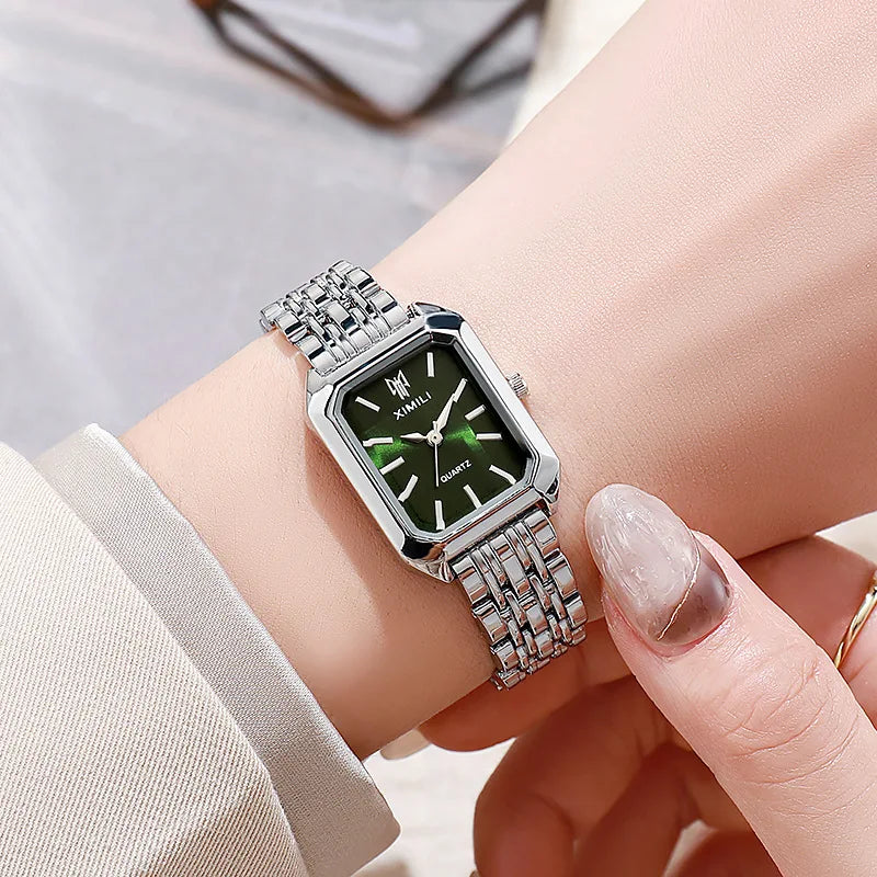 Montre femme rectangulaire argentée cadran vert