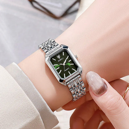 Montre femme rectangulaire argentée cadran vert
