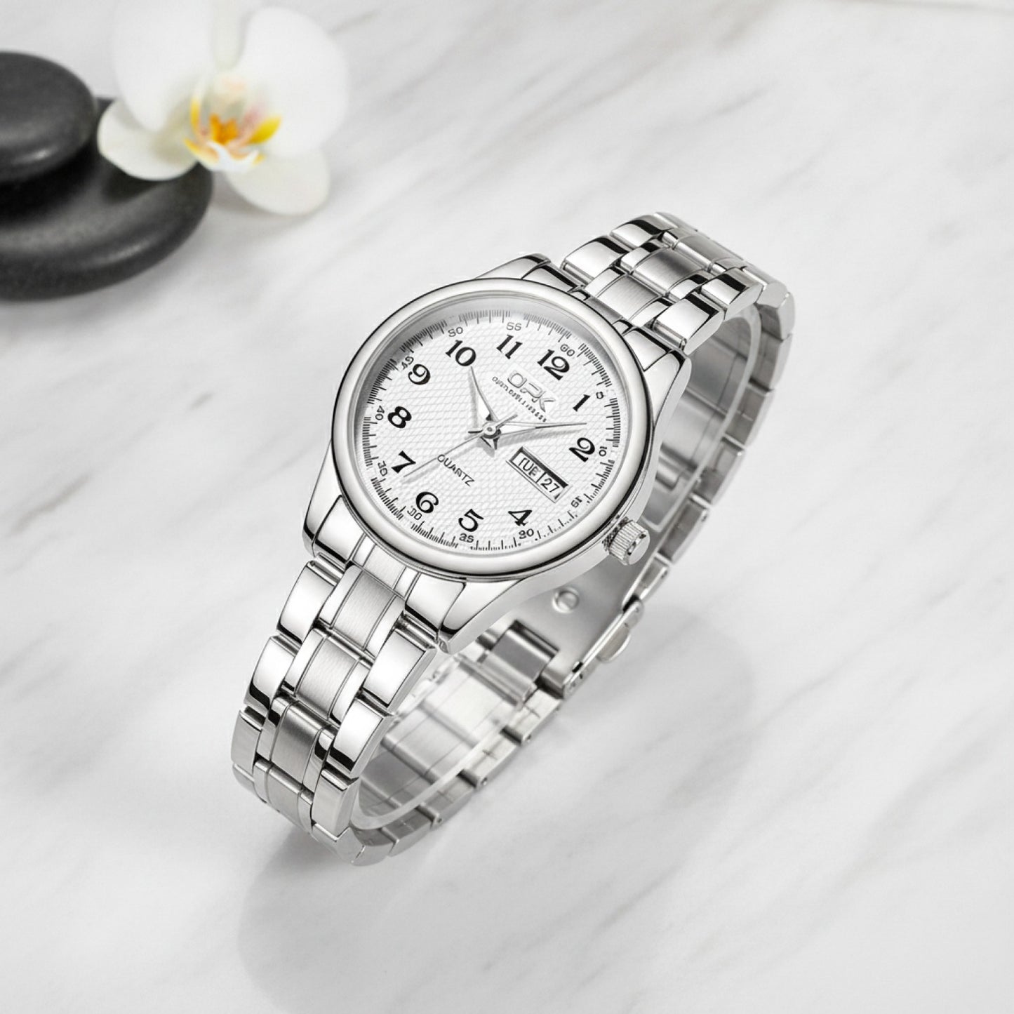 Montre Argentée Femme - Bracelet Acier Inoxydable, Étanche - Quartz