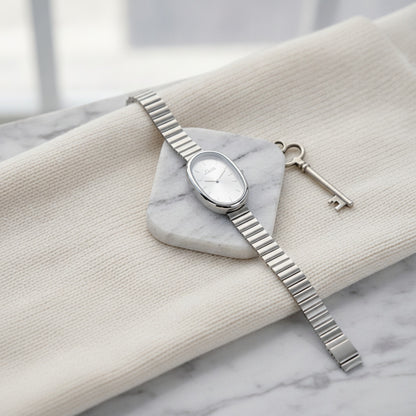 Montre Argentée Femme - Élégante, Style Vintage, Luxe - Quartz