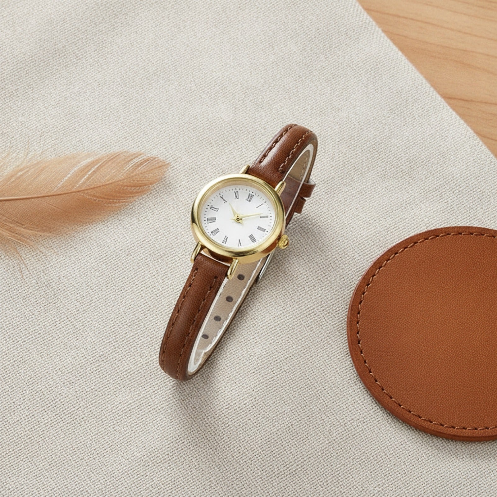 Montre Petit Cadran Femme - Cuir Marron - Quartz
