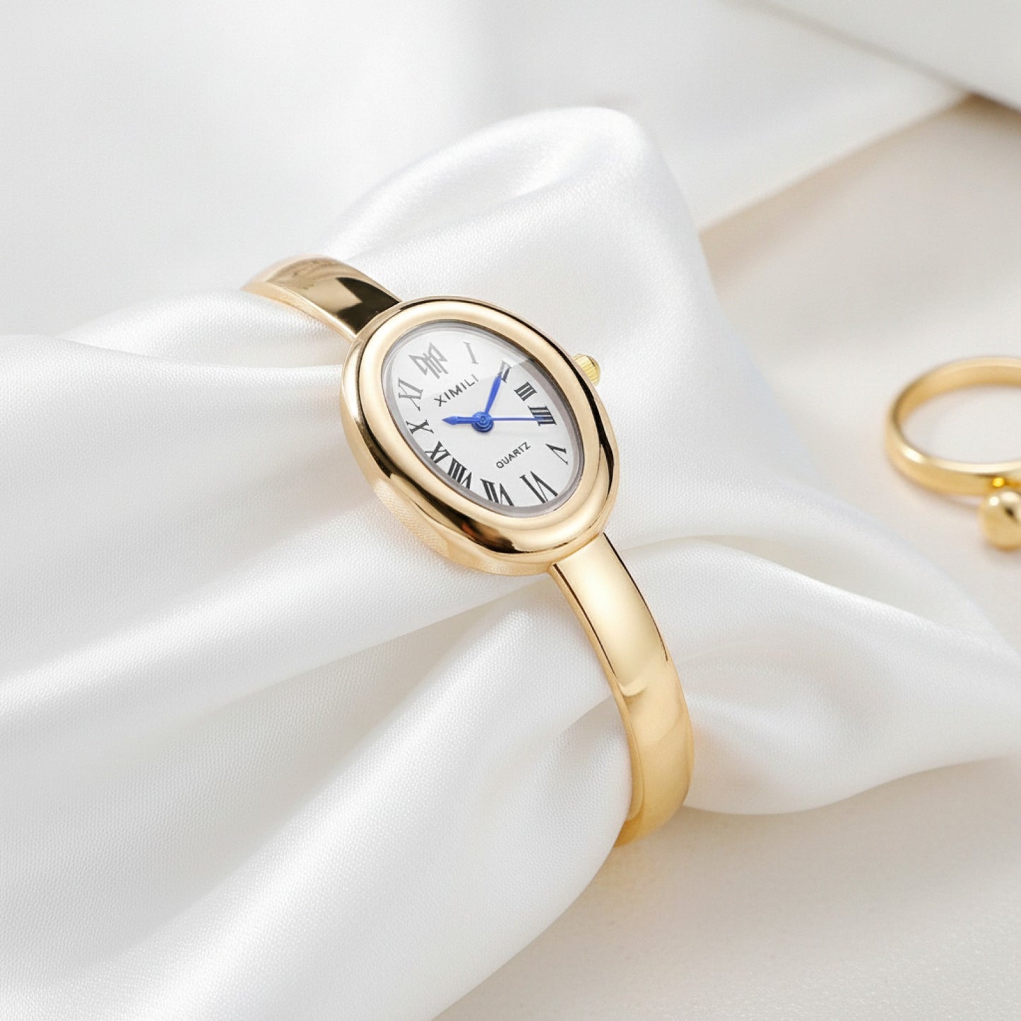 Montre Dorée Femme - Élégante, Ovale - Quartz