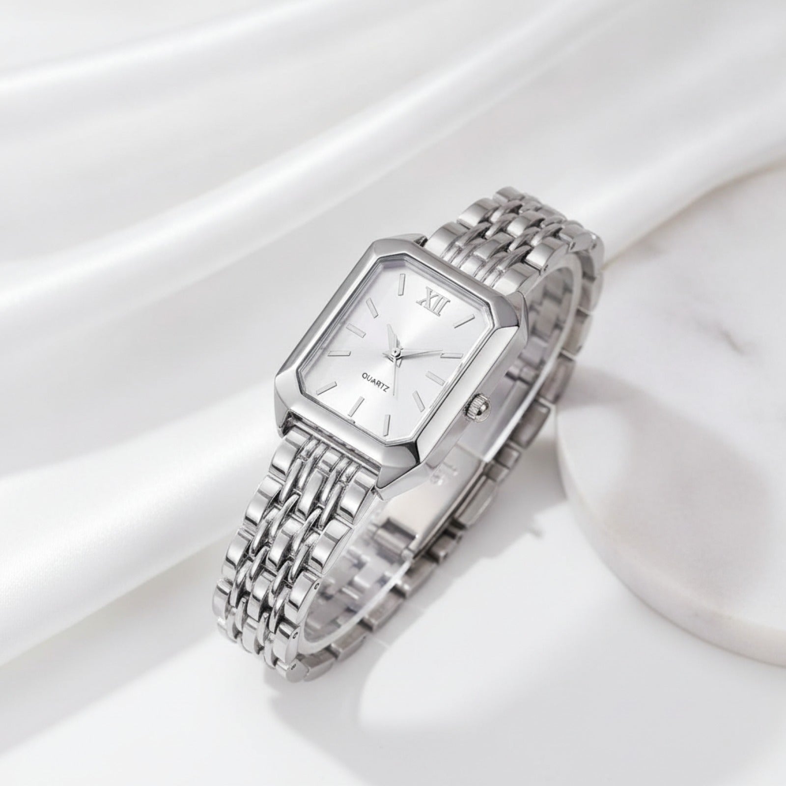 Montre Argentée Rectangulaire Femme  - Quartz Analogique