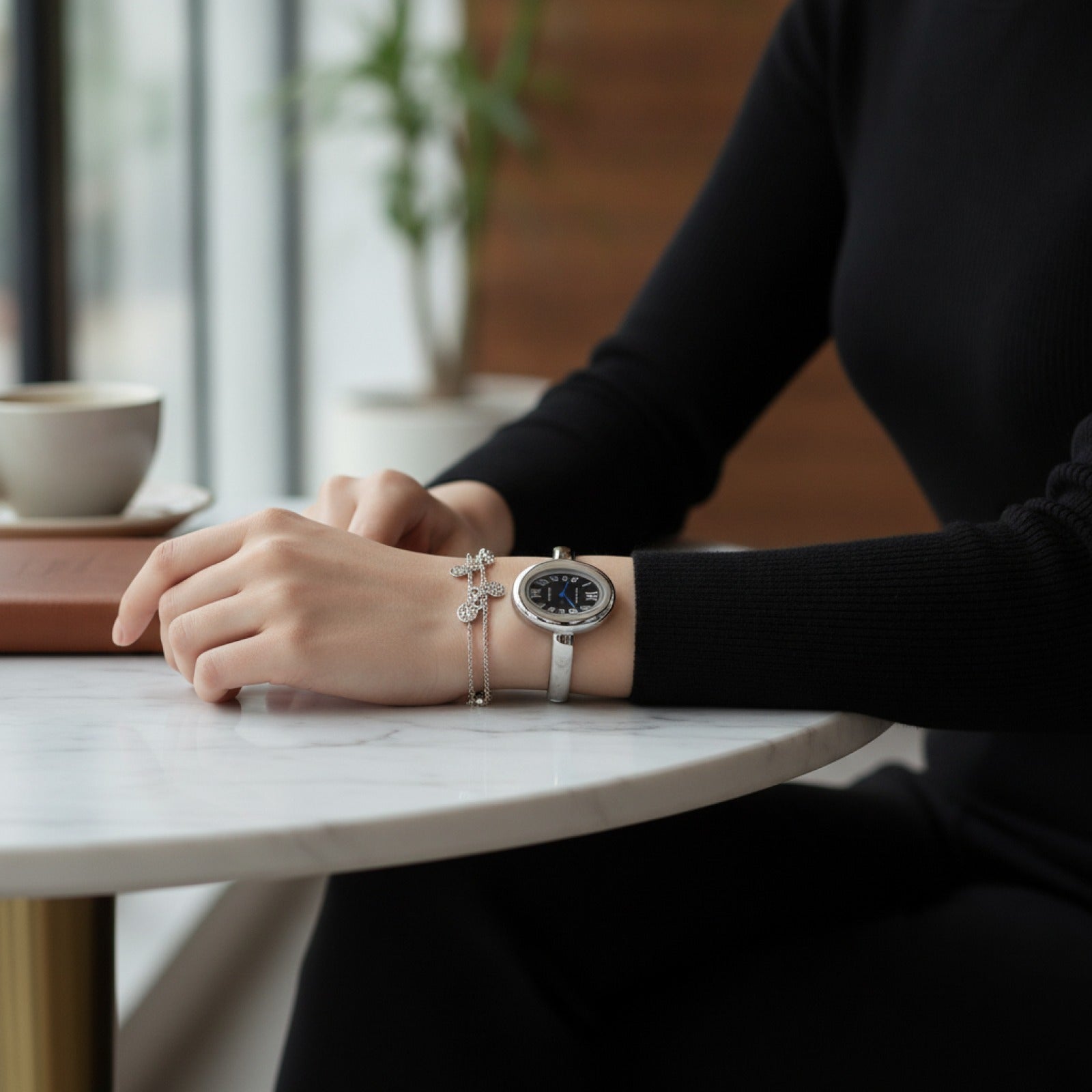 Montre Argentée Femme - Élégante, Cadran Ovale - Quartz