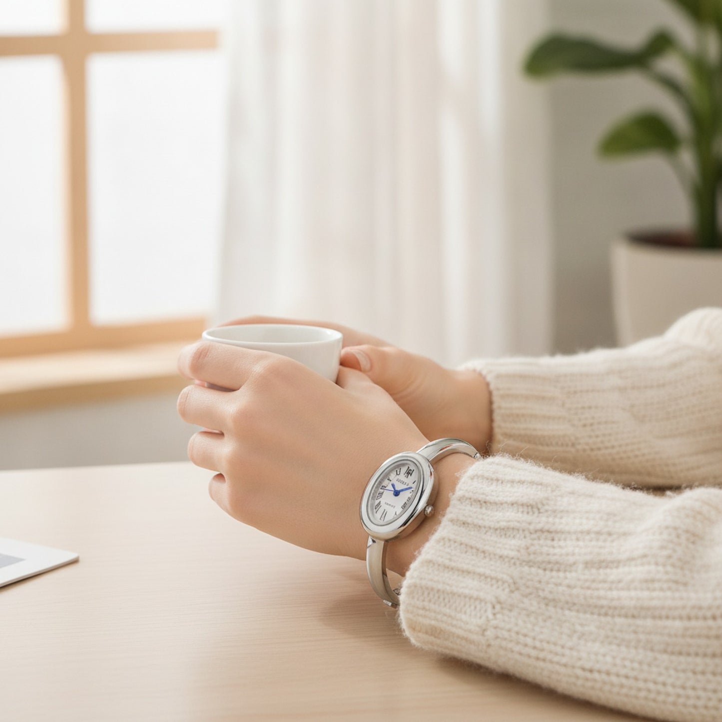 Montre Argentée Femme - Élégante, Ovale - Quartz